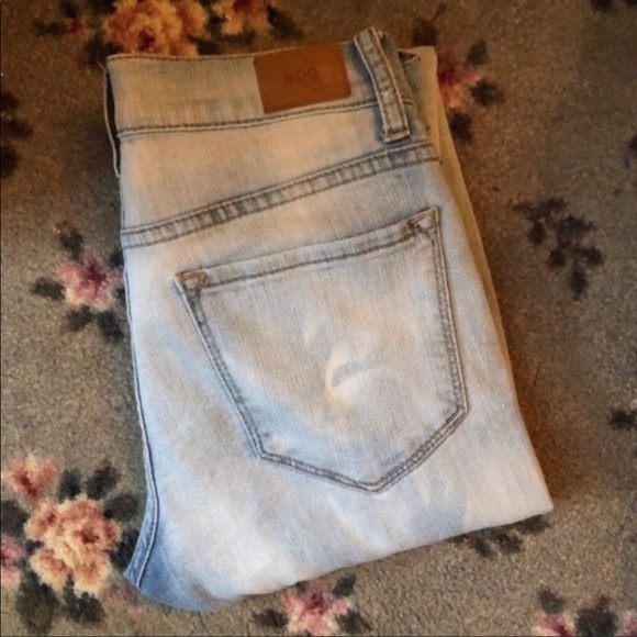 BDG Mid Rise Twig Gazer Cropped Skinny Jeans - Picture 2 of 6